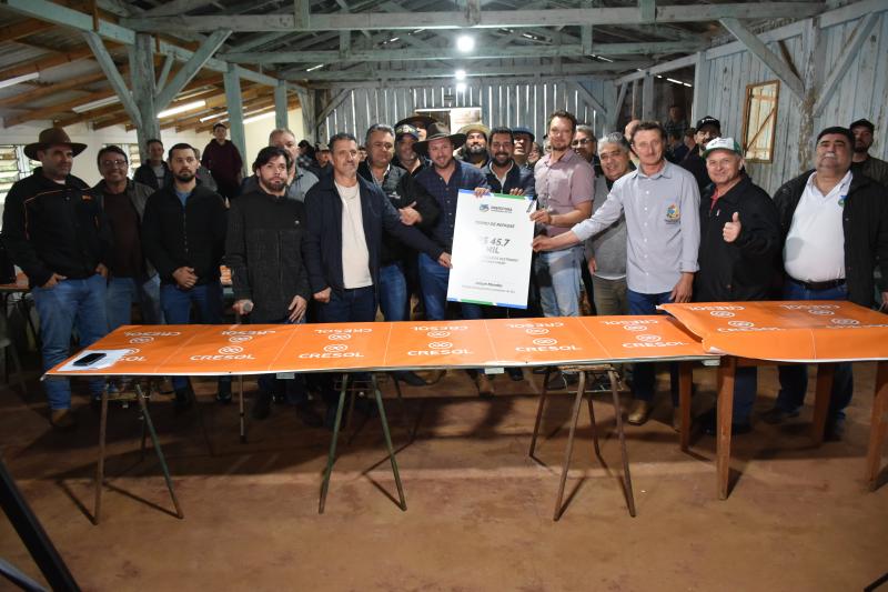 Vereadores participam de mais uma entrega do programa “Dinheiro Direto na Comunidade”